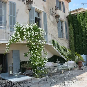 https://le-petit-chateau.aixenprovencehotels.org